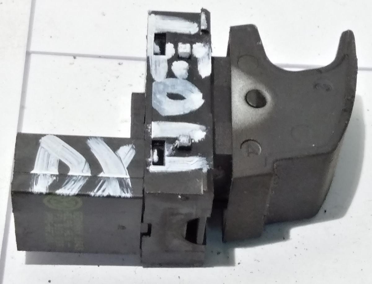 PULSANTE ALZACRISTALLO ANT DX SEAT LEON 2005/12 1F0959855REH<br />