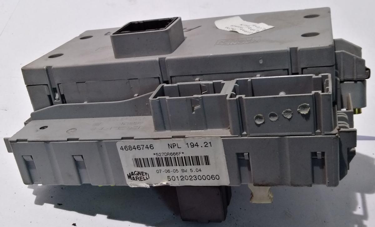 SCATOLA FUSIBILI FIAT CROMA 2005/10 SCATOLA FUSIBILI<br /><br />