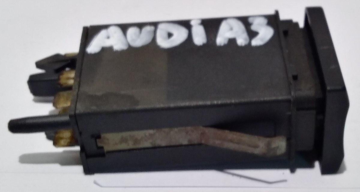 PULSANTE SBRINAMENTO LUNOTTO AUDI A3 1' SERIE 8L0941503A<br /><br /><br />