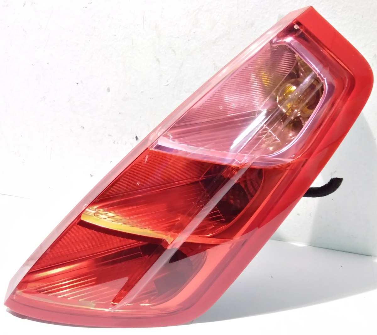 FANALE DX FIAT GRANDE PUNTO 27462201<br /><br /><br />