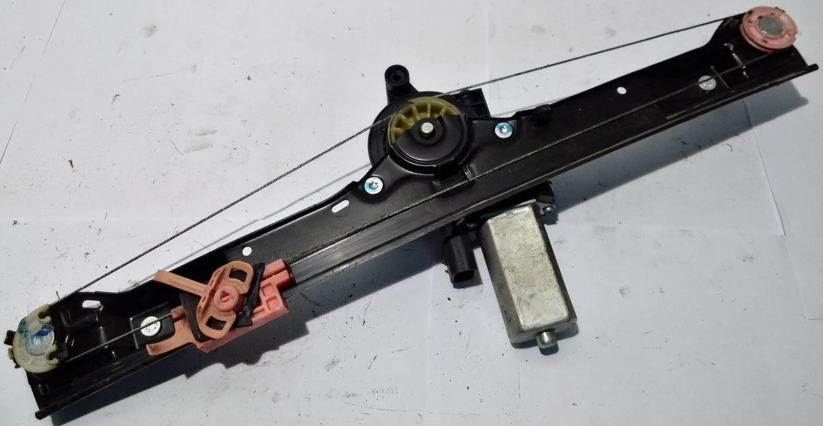 ALZACRISTALLO DX FIAT GRANDE PUNTO 2009 51895384<br /><br />