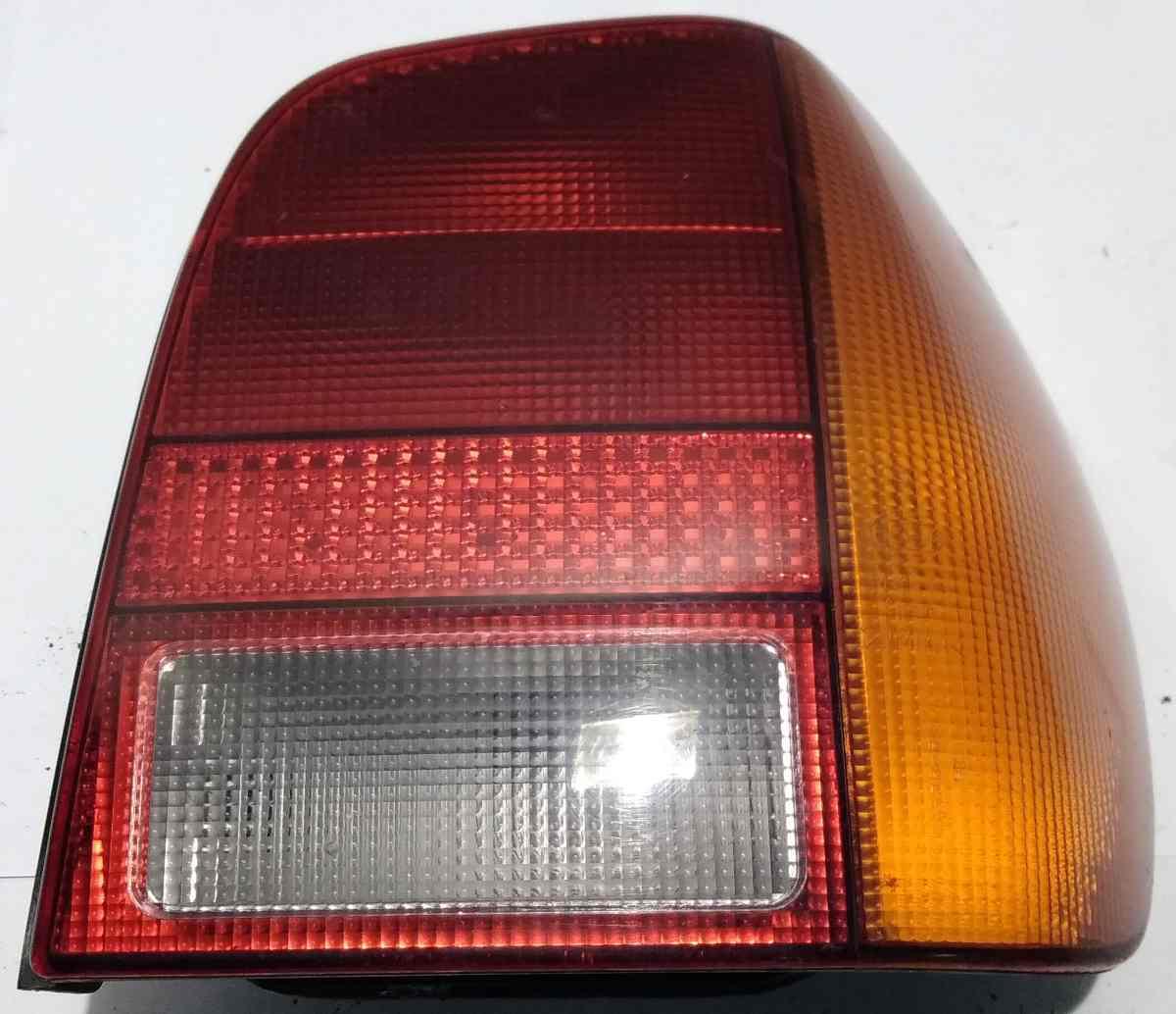 FANALE DX VOLKSWAGEN POLO 1999 6N0945258A<br />