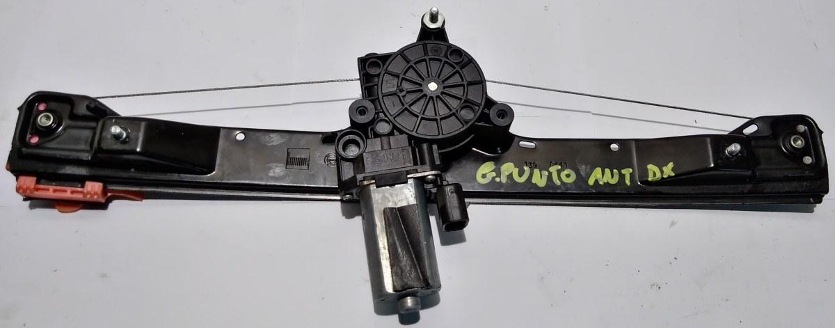 ALZAVETRO ANT DX GRANDE PUNTO 2005/2012 51895384<br /><br /><br />