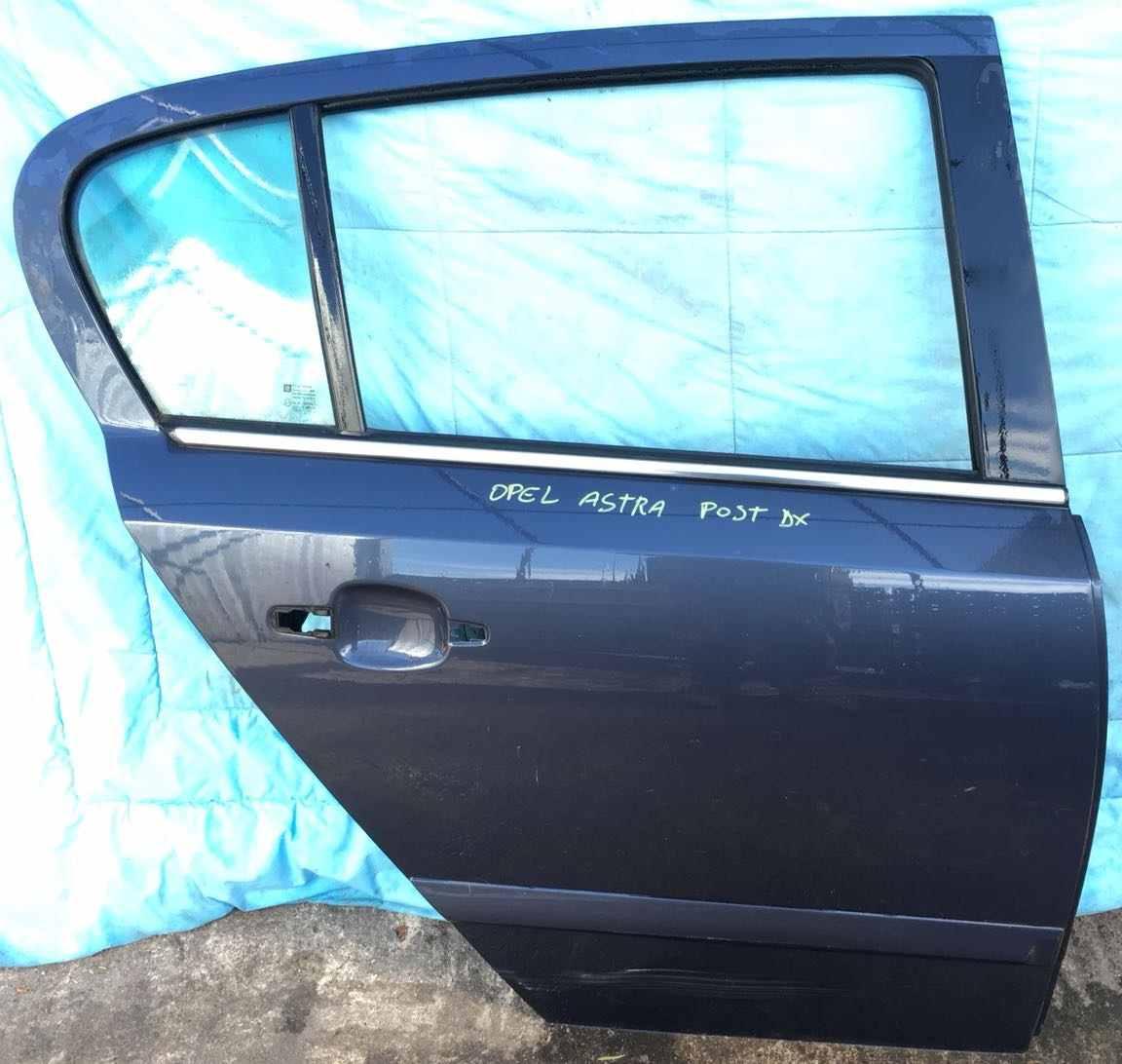 PORTIERA POST DX OPEL ASTRA H 2005 94710107<br /><br /><br />