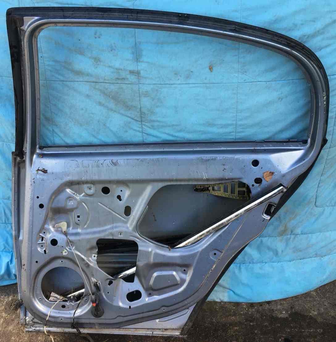 PORTIERA POST DX OPEL VECTRA 2003 93175837<br /><br /><br /><br />