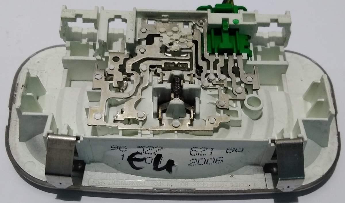 PLAFONIERA POSTERIORE CITROEN C4 1.6 HDI 2007 9652252180<br /><br />