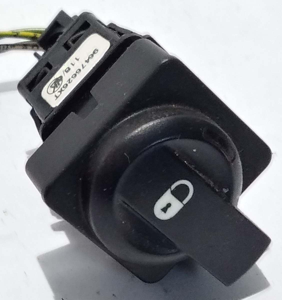 PULSANTE CHIUSURA PORTIERE CITROEN C4 1.6 HDI 2007 96476626XT<br />