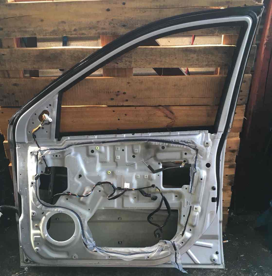 PORTIERA ANT DX KIA SORENTO 2005 760043E111<br /><br />