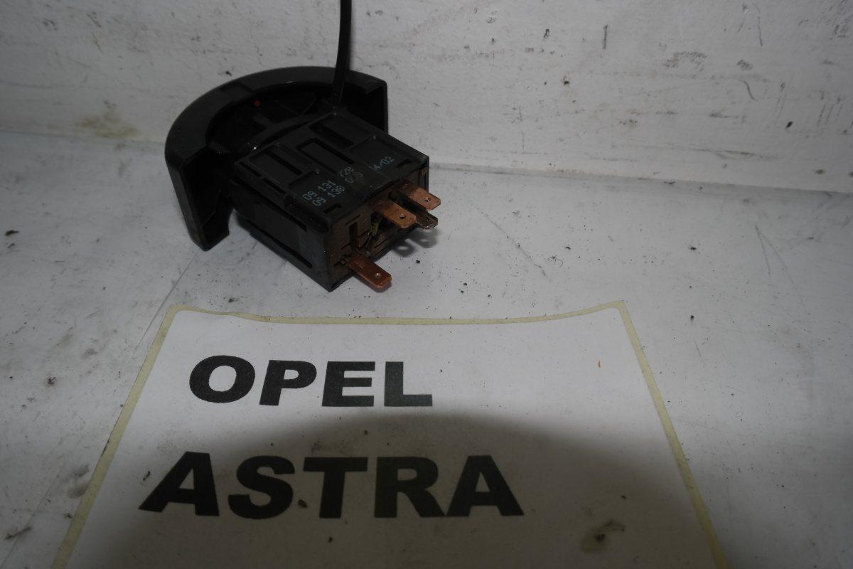 Opel astra punsante 4 frecce