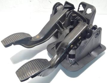 PEDALIERA FIAT PANDA 1.3 MJT 2005 71732960<br /><br /><br />