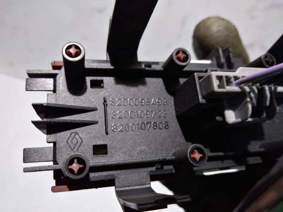 PULSANTE LUCI DI EMERGENZA RENAULT MEGANE 2005 1.9 CDI 8200095493<br />