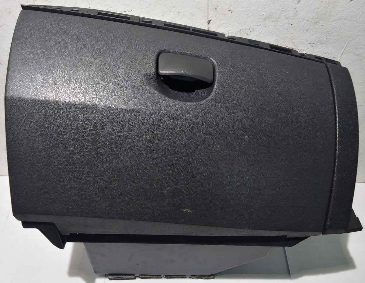 CASSETTO PORTAOGGETTI RENAULT CLIO 2010 8200407714<br /><br /><br />
