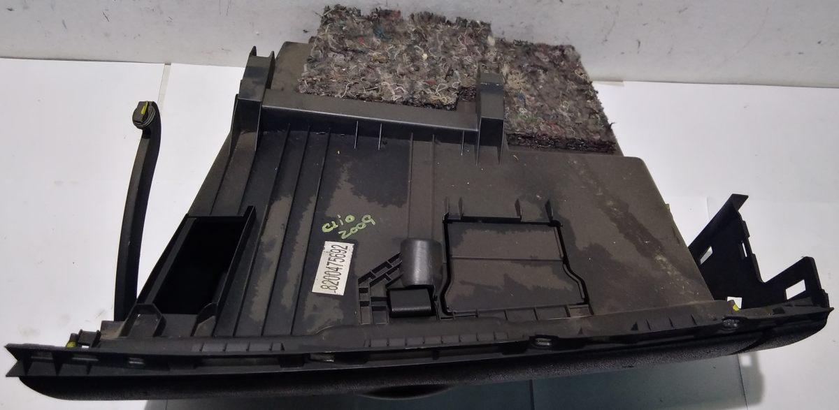 CASSETTO PORTAOGGETTI RENAULT CLIO 2010 8200407714<br /><br /><br />