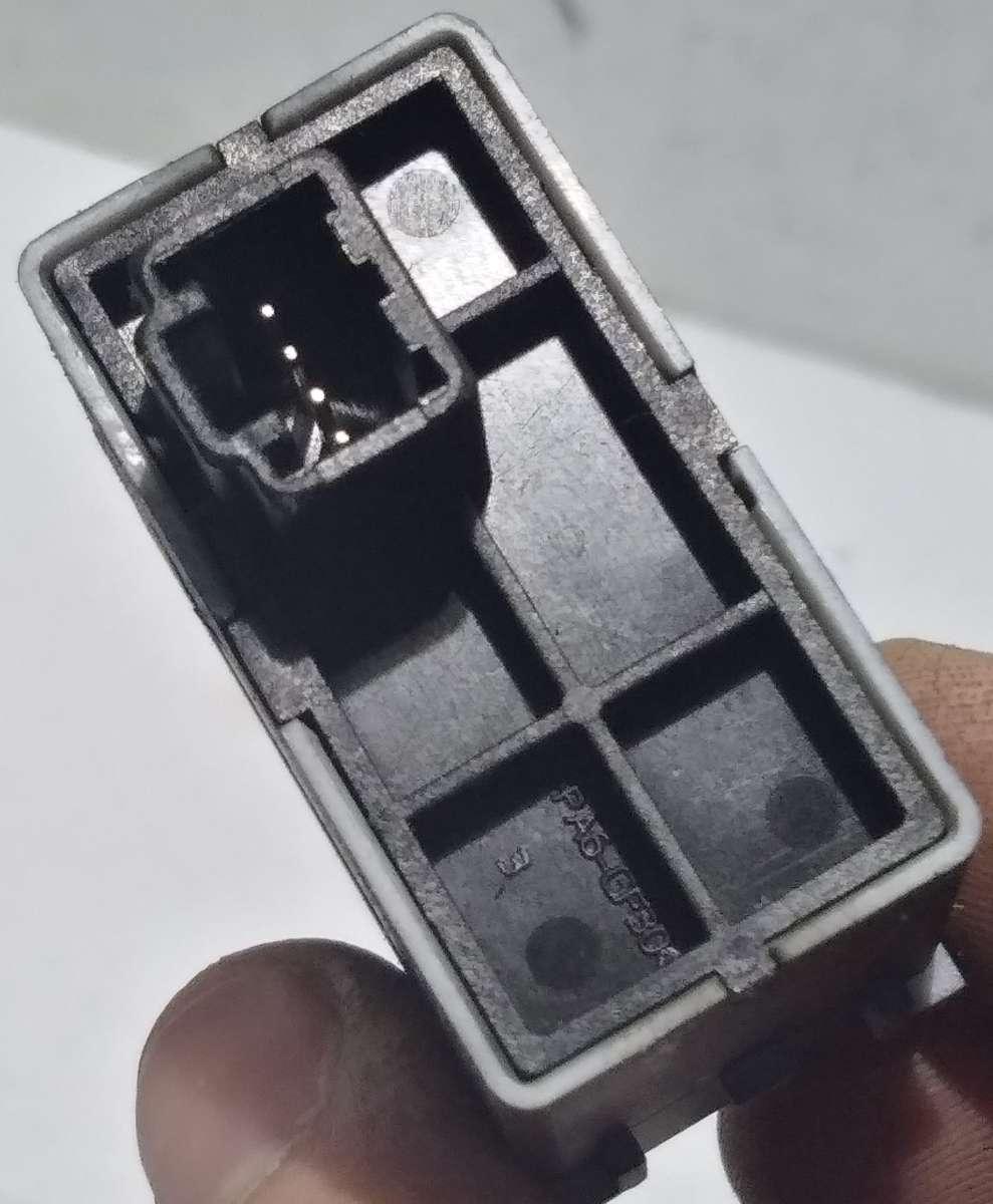 PULSANTE REGOLAZIONE FARI NISSAN NOTE 1.5 DCI 251909U00A<br /><br /><br />