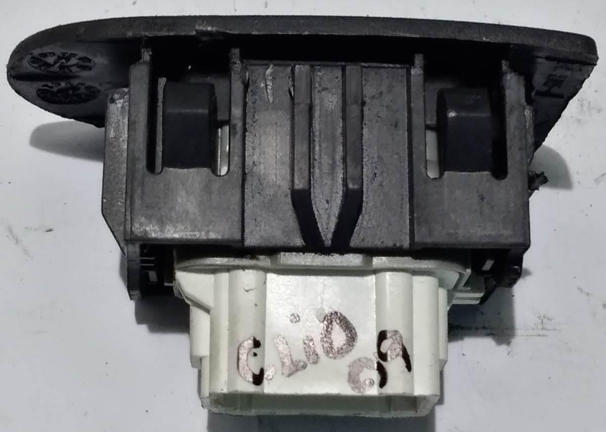 INTERRUTTORE CRUISE CONTROL RENAULT CLIO 2010 1.2 BZ 8200829519<br /><br /><br />