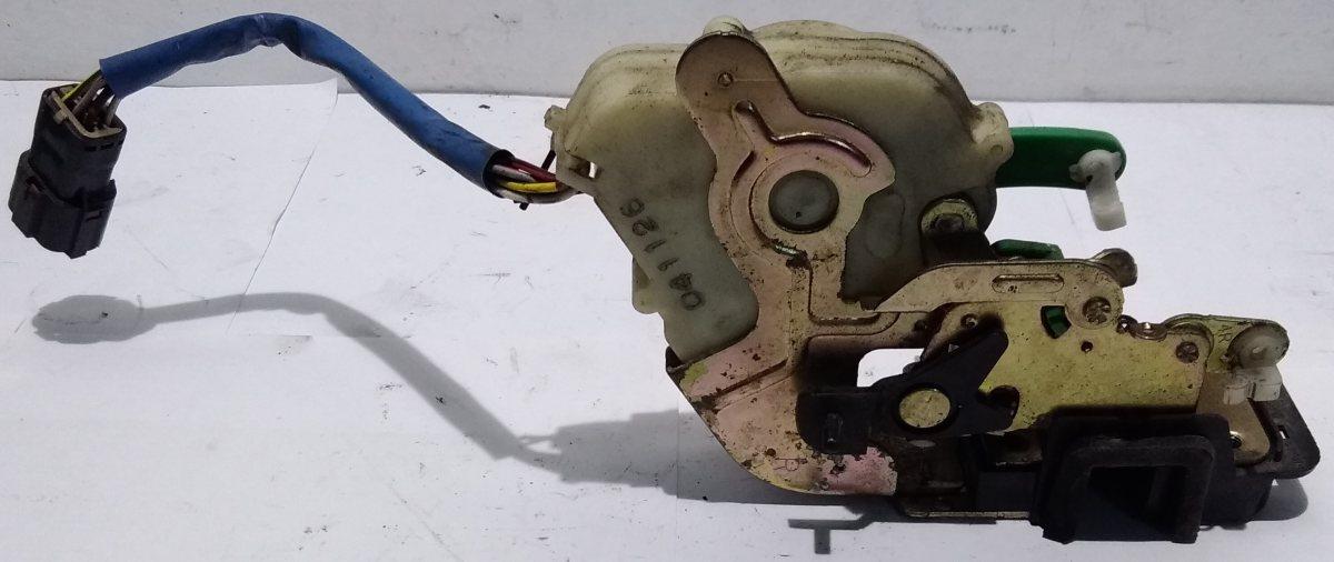 CHIUSURA PORTIERA POST DX KIA SORENTO 2007 814203E010<br /><br /><br />