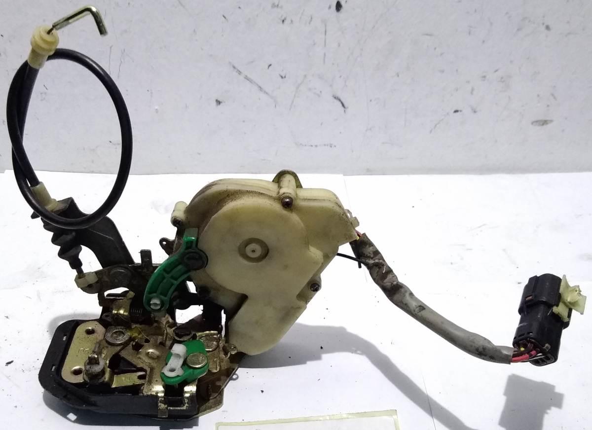 CHIUSURA PORTIERA ANT DX KIA SORENTO 2007 813203E010<br /><br /><br />