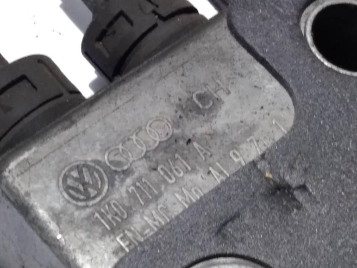 LEVA CAMBIO CON FILI VOLKSWAGEN GOLF 5 2.0 TDI 1K0711061A<br /><br /><br />