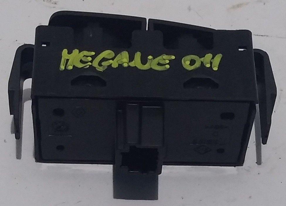 PULSANTE LUCI DI EMERGENZA RENAULT MEGANE 2011 E3160101<br />