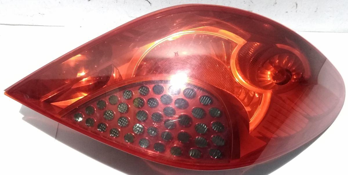 FANALE DX PEUGEOT 207 1.6 HDI 9649986580<br /><br /><br />