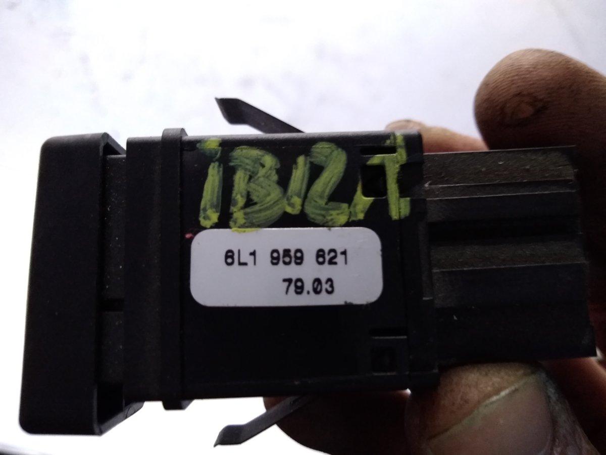 PULSANTE SBRINATORE LUNOTTO SEAT IBIZA 1.4 BZ 2004 6L1959621<br /><br /><br />