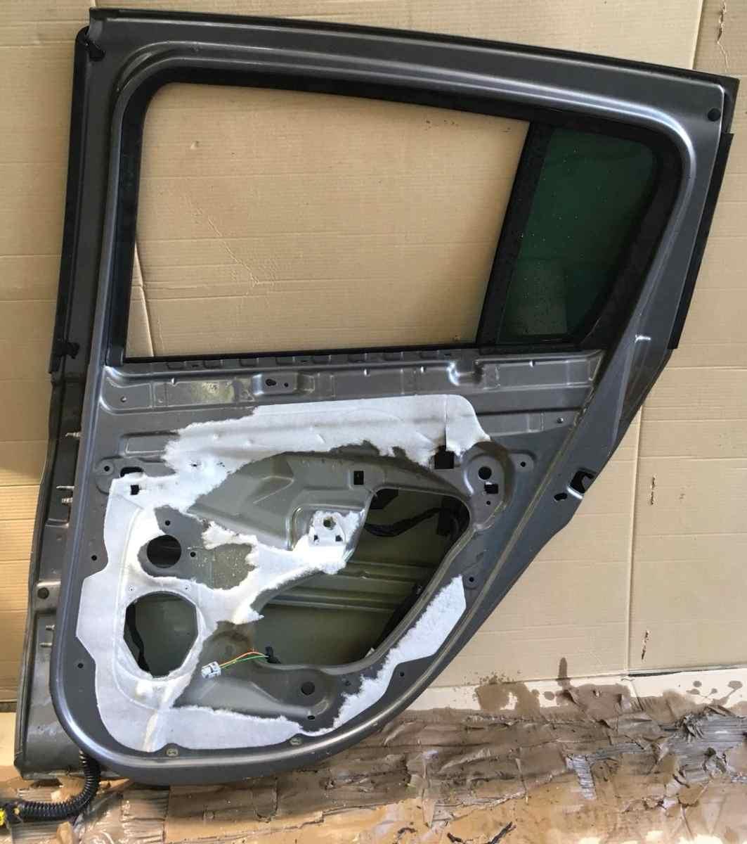 PORTIERA POST DX RENAULT CLIO 2009 7751478294<br /><br /><br />