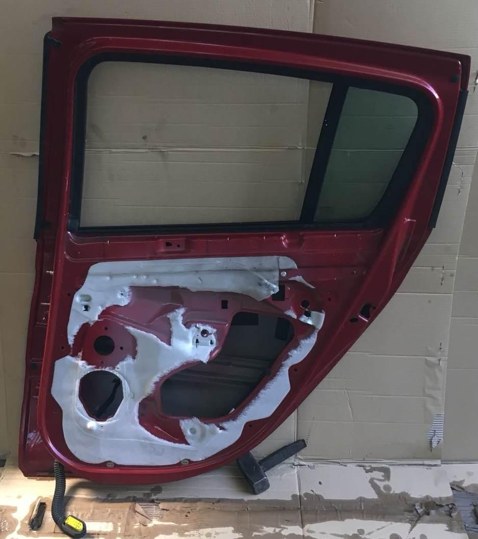 PORTIERA POST DX RENAULT CLIO 2010 7751476192<br /><br /><br />