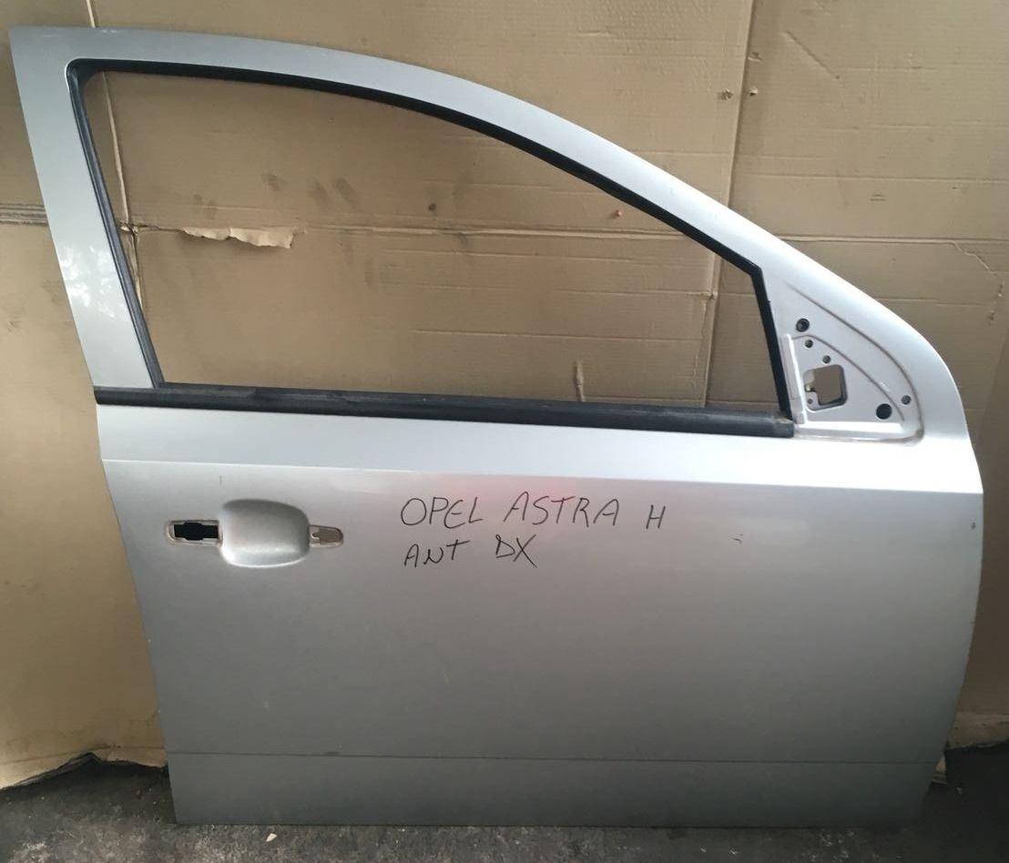 PORTIERA ANT DX OPEL ASTRA H 2008 13208422<br /><br /><br /><br /><br />
