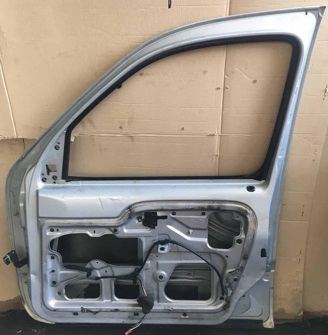 PORTIERA  ANT DX RENAULT KANGOO 2000 7751468942<br /><br /><br />