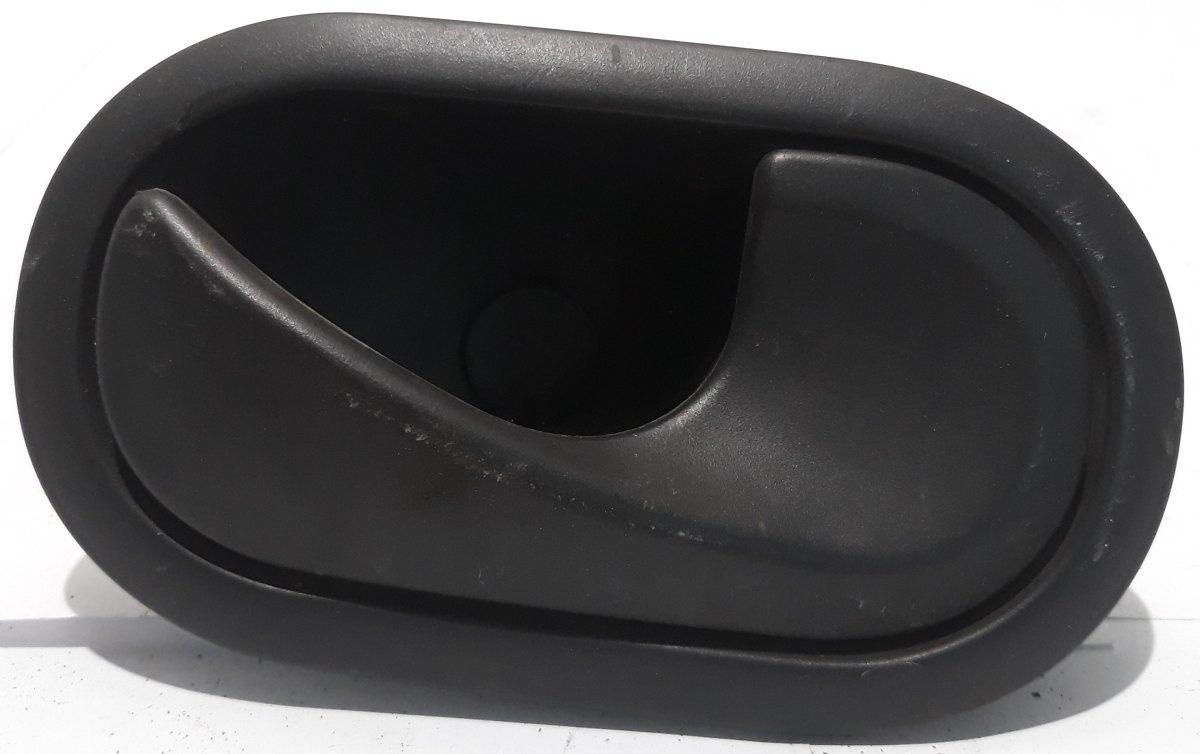 MANIGLIA INTERNA  ANT DX RENAULT SCENIC 2005 8200028486<br /><br /><br />