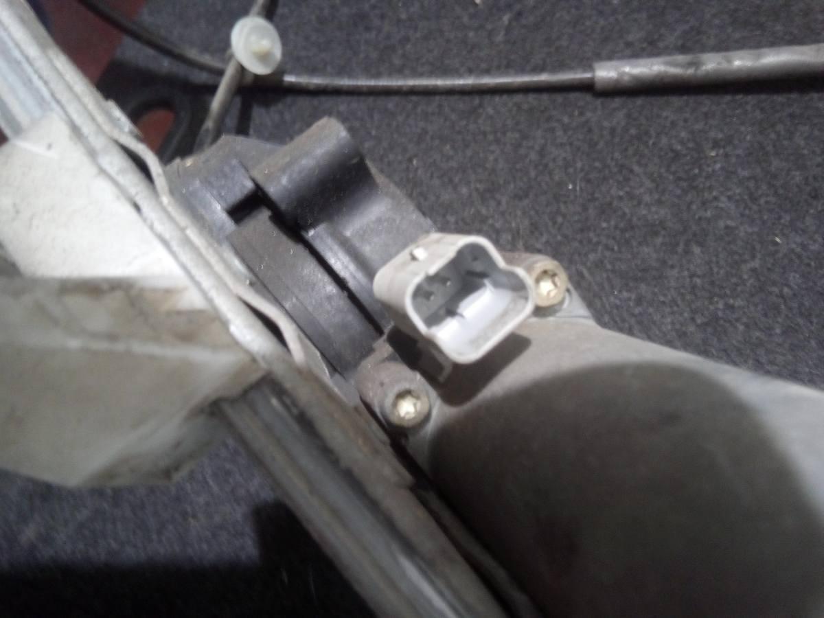 ALZAVETRO ELETTRICO  ANT DX PEUGEOT 206 1.4 HDI 9222F8<br /><br /><br />