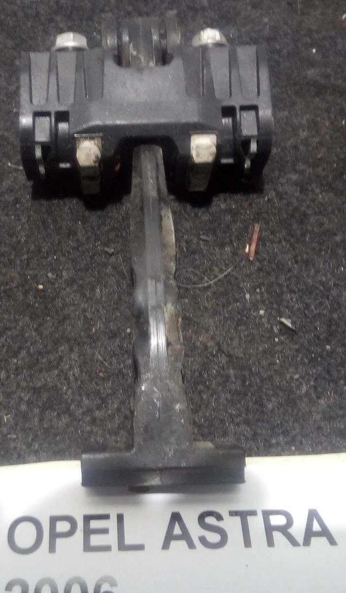 TIRANTE PORTIERA POST DX OPEL ASTRA 2005 13107851<br /><br /><br />