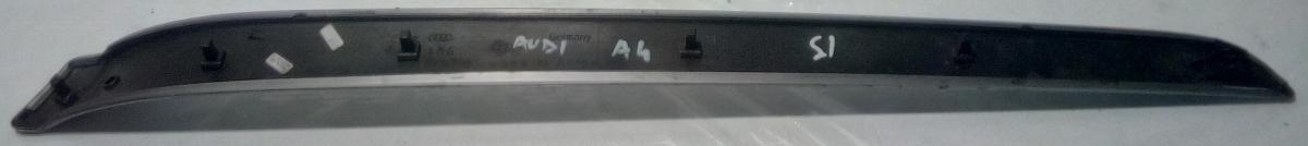 RIVESTIMENTO PORTIERA AUDI A4 2007 8E0867409<br /><br /><br />
