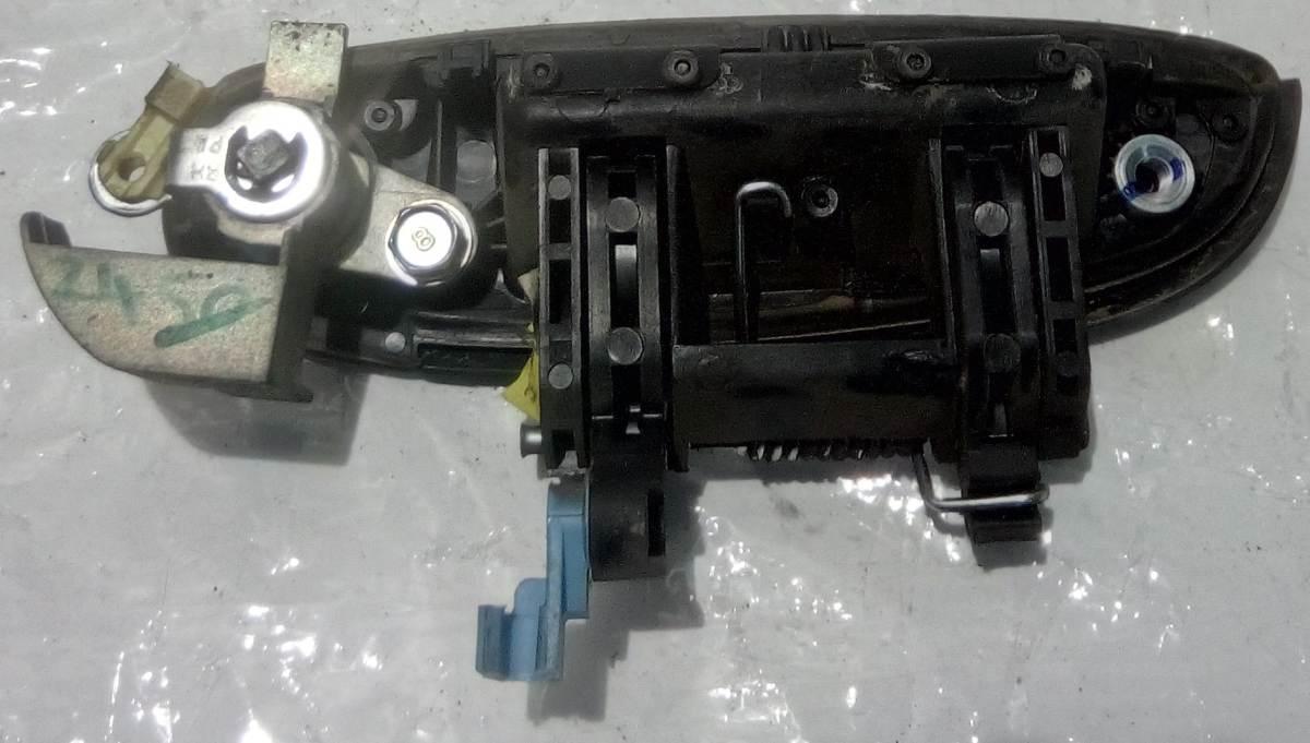 MANIGLIA PORTIERA ANT DX HYUNDAI I10 826600X000CA<br /><br /><br />