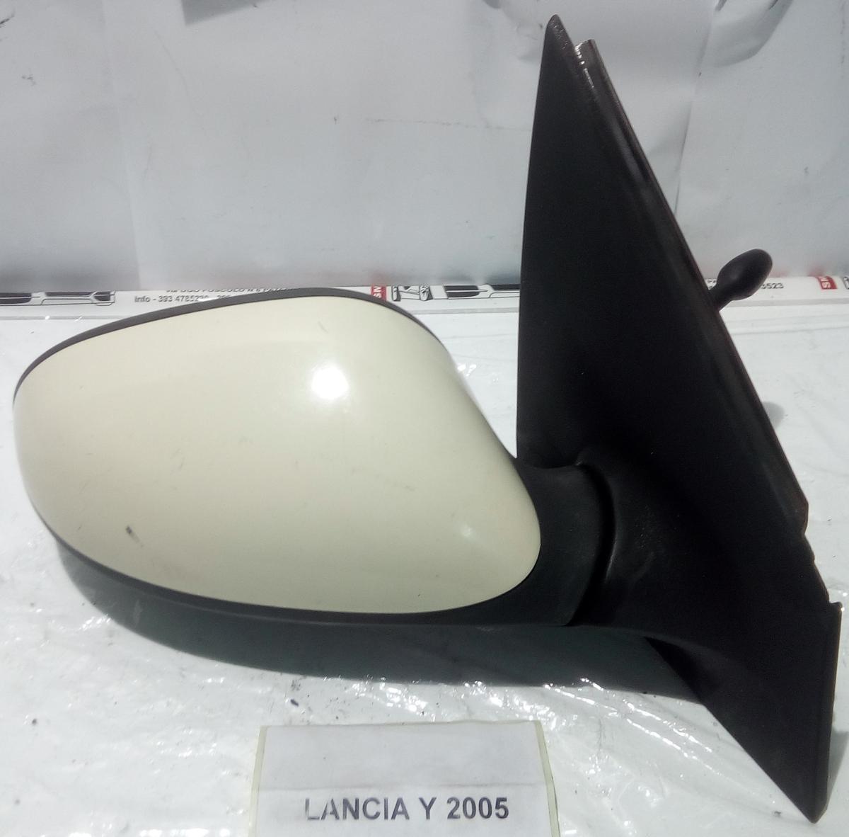 SPECCHIETTO DX LANCIA Y 2005 1.3 MJT 735345130<br /><br /><br />