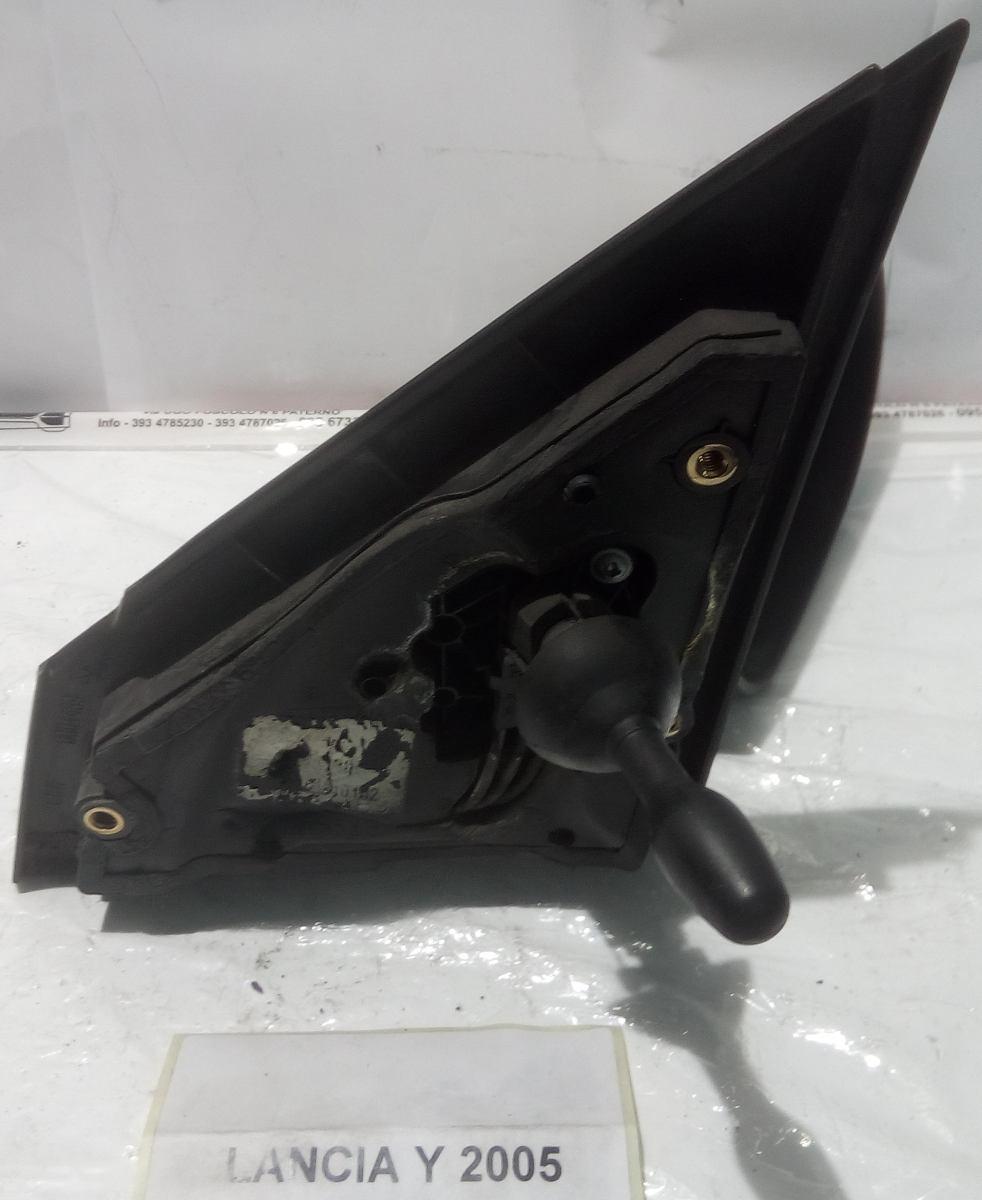 SPECCHIETTO DX LANCIA Y 2005 1.3 MJT 735345130<br /><br /><br />