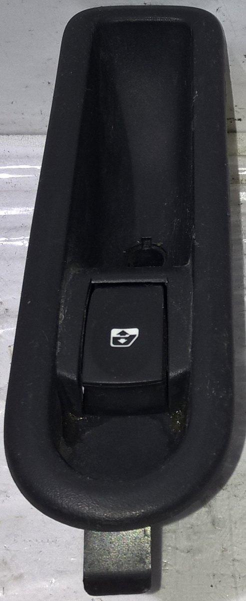PULSANTE ALZAVETRO ANT DX RENAULT CLIO 2010 1500DCI<br />