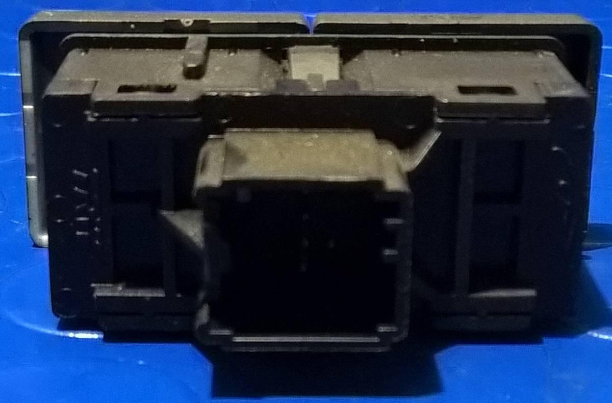 PULSANTE SBRINATORE VETRO FORD FIESTA 1.4 HDI 2006 6S6T18C621BA<br />