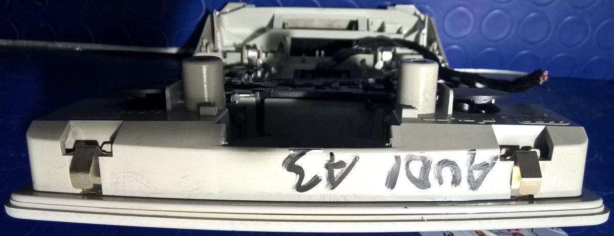 PLAFONIERA TETTO AUDI A3 2.0 TDI 140CV 2006 8P09471066PS<br />