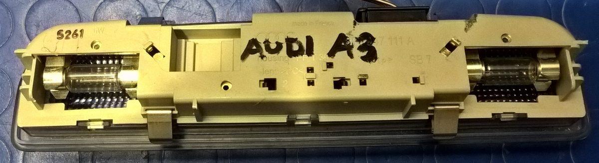 PLAFONIERA POSTERIORE AUDI A3 2.0 TDI 140CV 2006 8P0947111A<br />