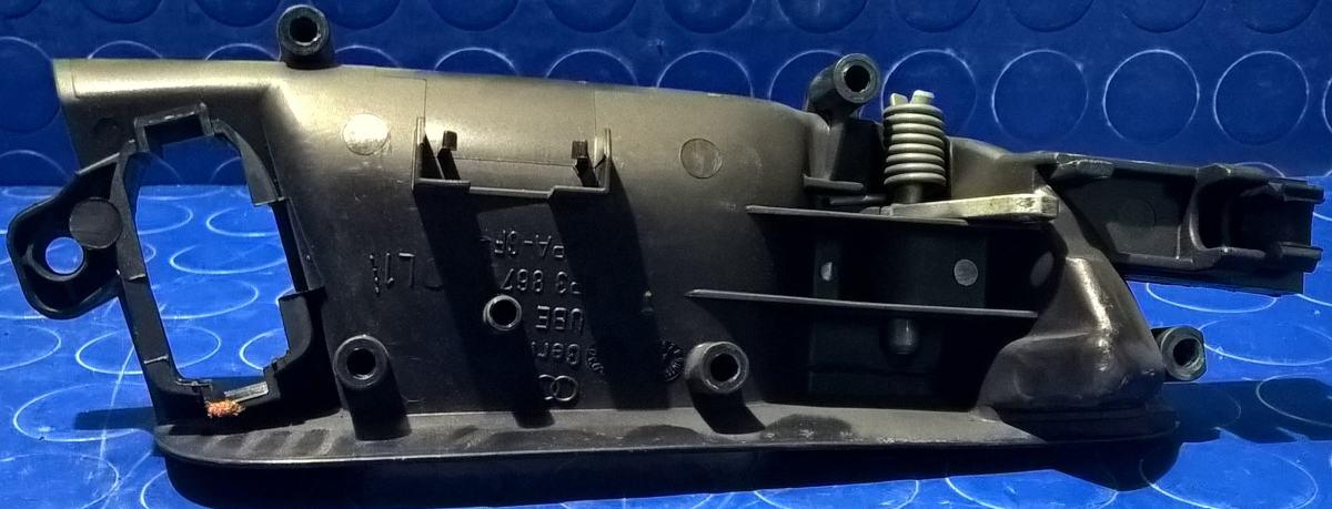 MANIGLIA INTERNA SX AUDI A3 2006 2.0 TDI 140CV  8P3867019 <br />