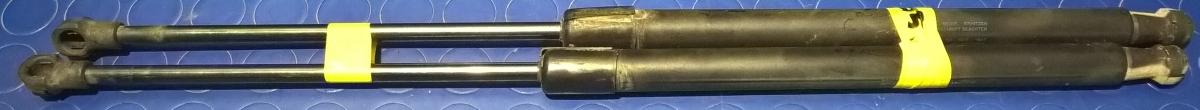 PISTONCINI COFANO POSTERIORE AUDI A3 2006 2.0 TDI 140CV 8P4827552C<br />