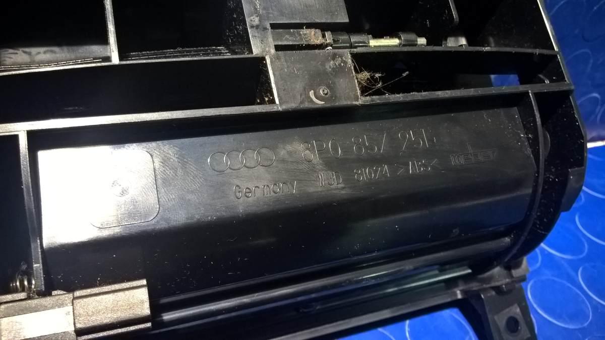 POSACENERE  AUDI A3 2006 2.0 TDI 140CV  8P085795<br />