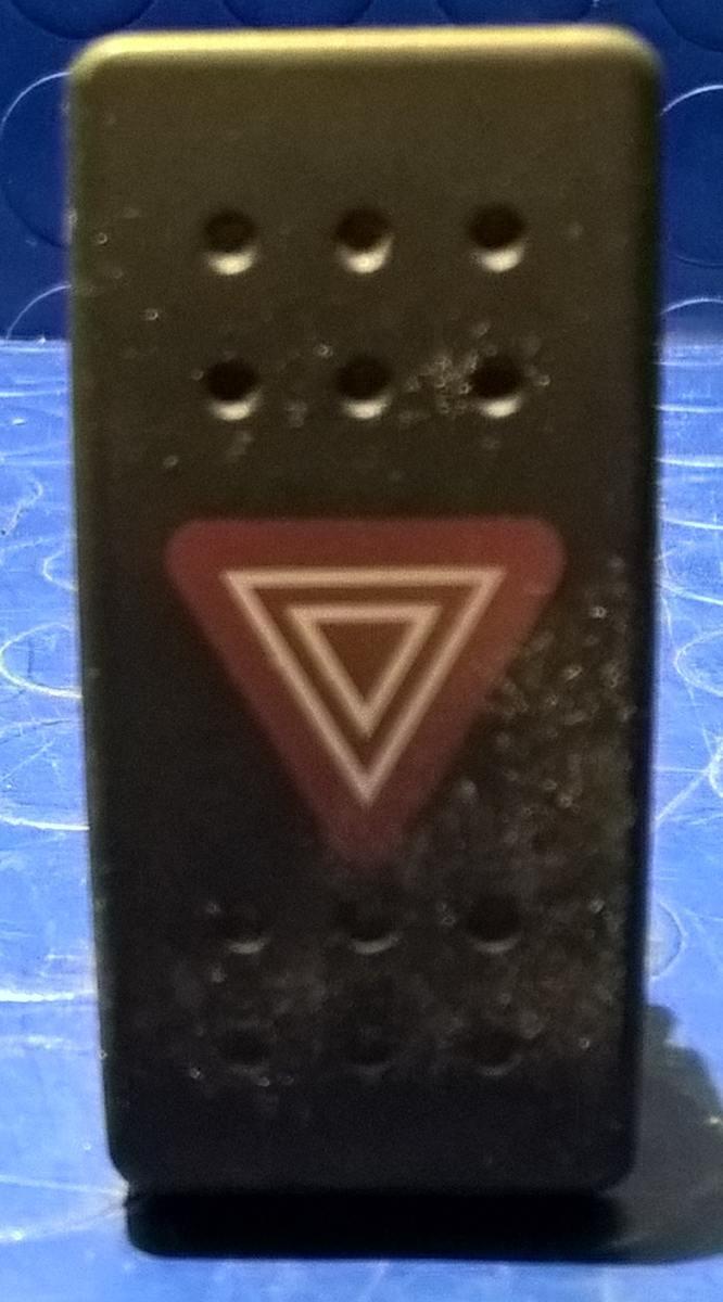 PULSANTE LUCI DI EMERGENZA FIAT SEDICI 1.9 MJT 06019<br />