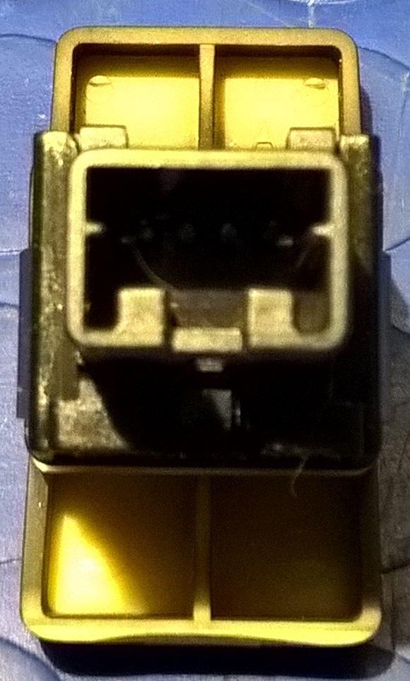 PULSANTE LUCI DI EMERGENZA FIAT SEDICI 1.9 MJT 06019<br />