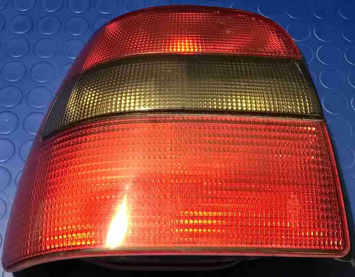 FANALE SX SKODA FELICIA 2000 6U0945095A<br />