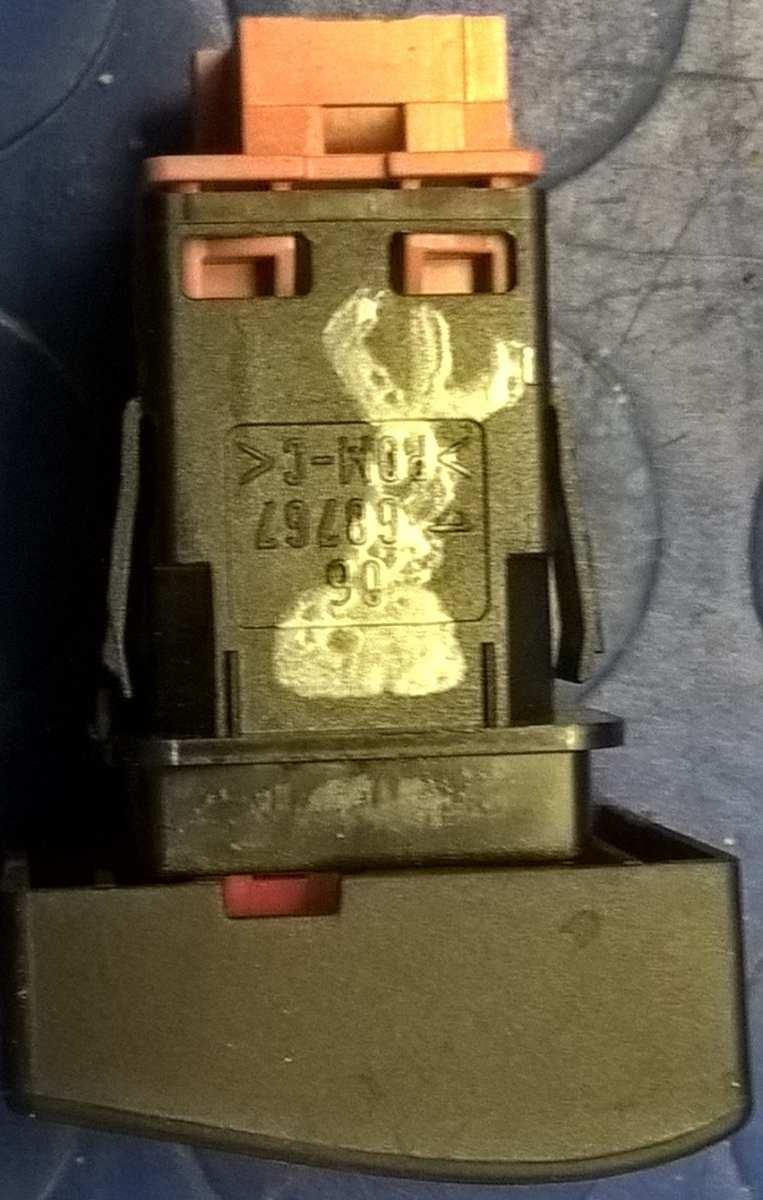 PULSANTE LUCI DI EMERGENZA PEUGEOT 3008 1.6 HDI 109cv 2010 96652440XT<br />