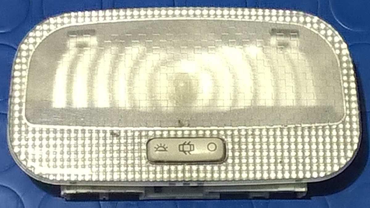 PLAFONIERA POSTERIORE PEUGEOT 3008 1.6 HDI 110CV 6362Q0<br /><br />