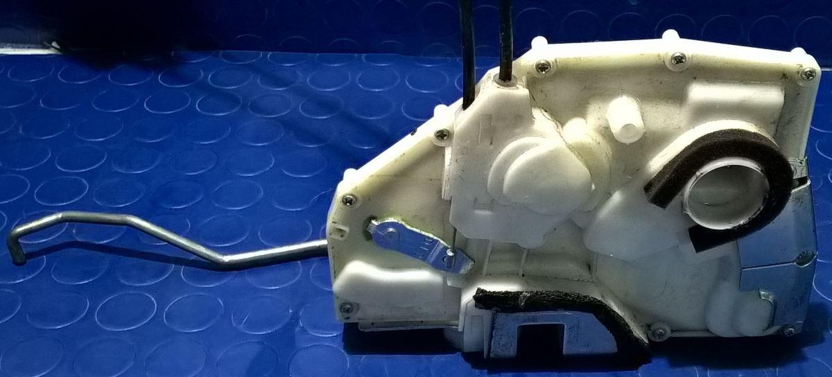 CHIUSURA PORTIERA ANT DX FIAT SEDICI 1.9 MJT 120CV 71768288<br /><br /><br />