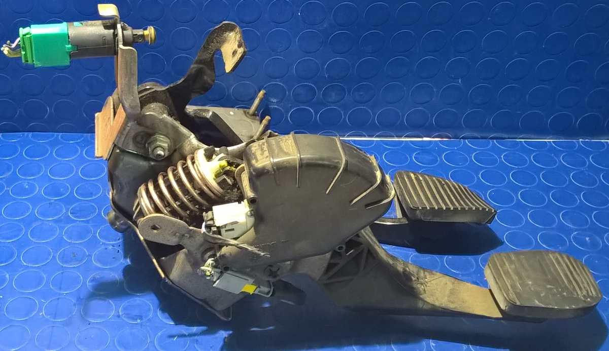 PEDALIERA PEUGEOT 3008 1.6 HDI 110CV 9676360780<br />